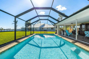 Heated Saltwater Pool, Sleeps 6 - Villa Shangri-La